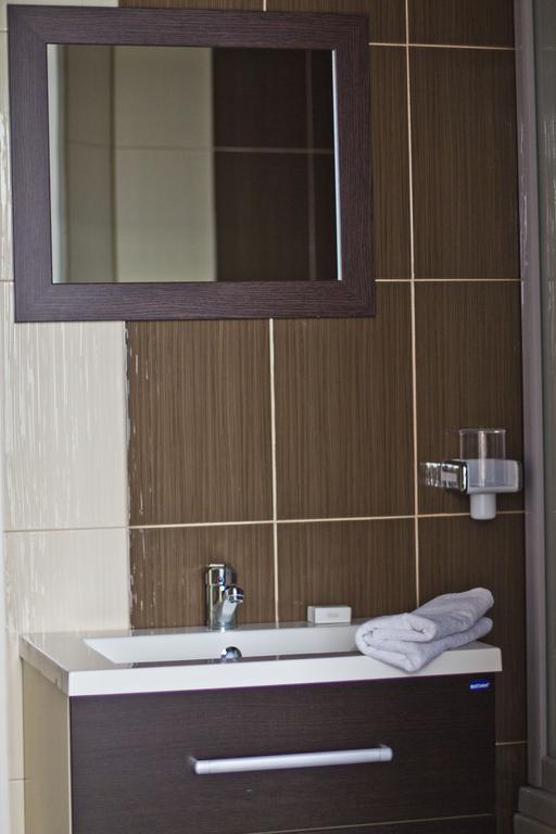 Hotel Oxigen Petroşani Δωμάτιο φωτογραφία