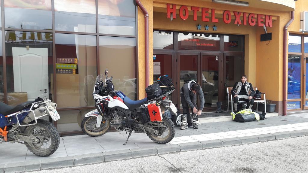 Hotel Oxigen Petroşani Εξωτερικό φωτογραφία