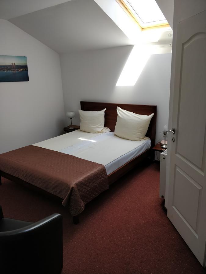 Hotel Oxigen Petroşani Εξωτερικό φωτογραφία